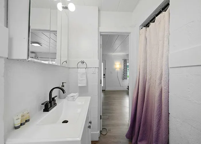 Chic Retreat 93h * Columbus