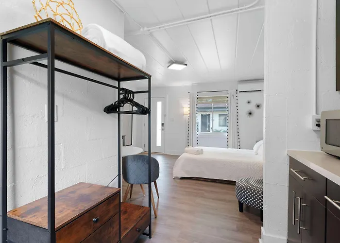 Chic Retreat 93h *